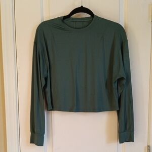 Lululemon Abrasion Resistant Training Teal Long Sleeve Crop Top. Size 8
